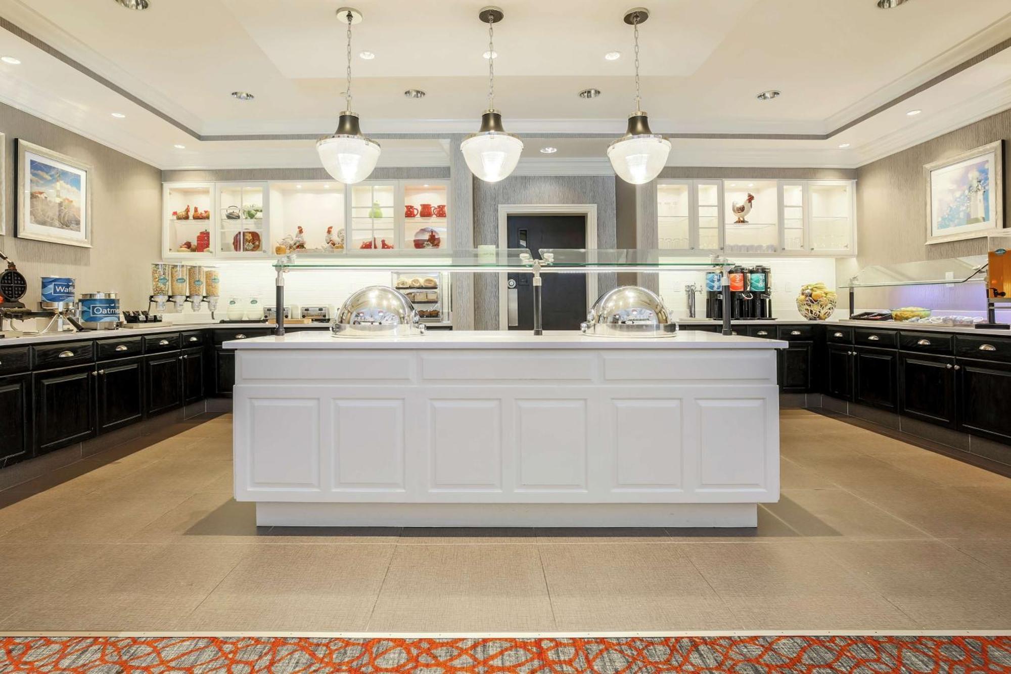 Hotel Homewood By Hilton Long Island-melville 3*