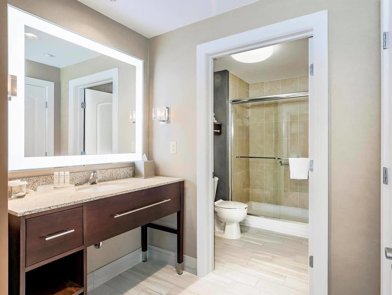 Hotel Homewood By Hilton Long Island-melville 3*